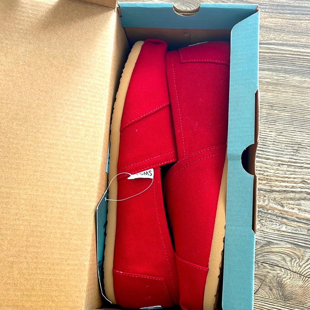 Toms